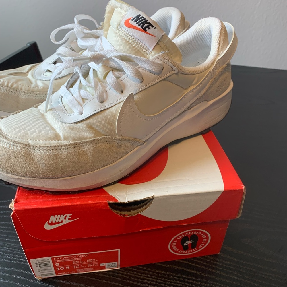 Nike Waffle Debut